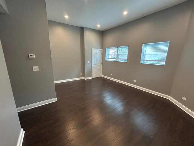 Building Photo - 1301 S 51st Ave