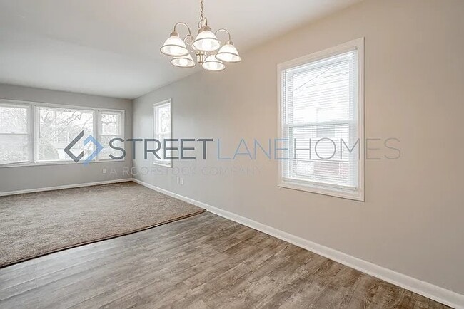 Building Photo - 600 Windy Hill Dr