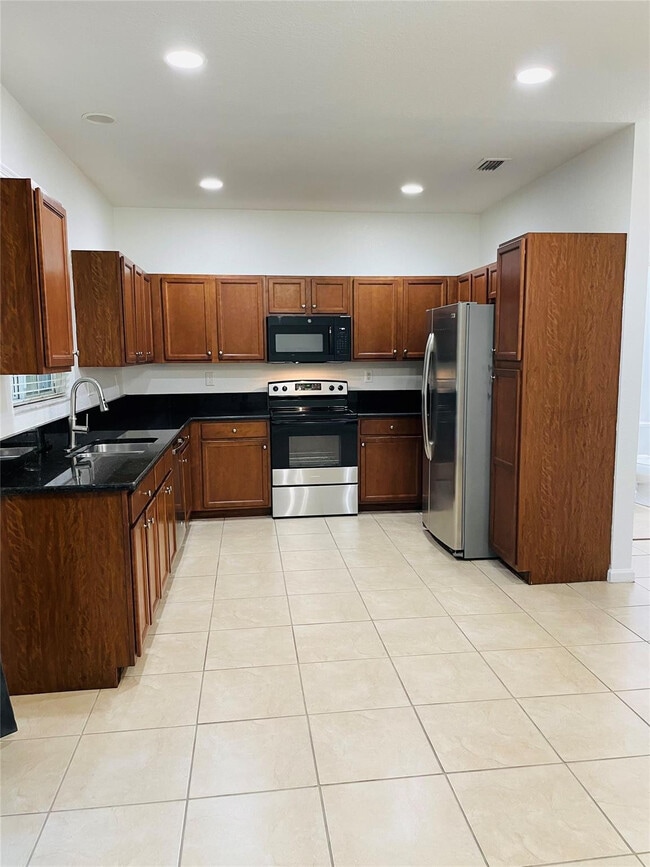 Building Photo - 3202 NW 31st Terrace