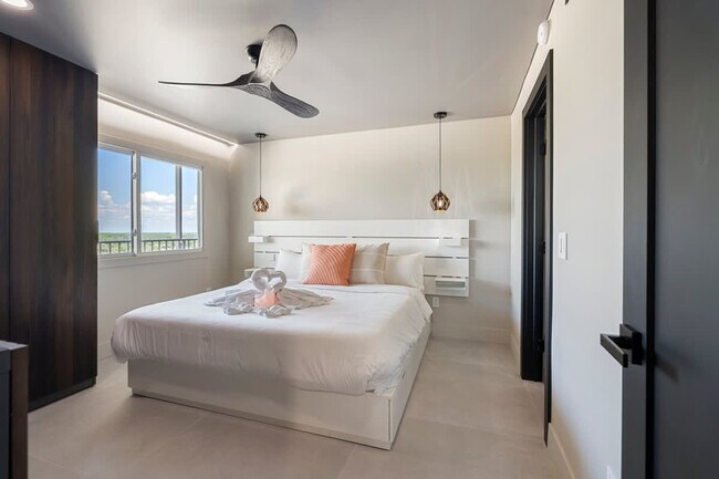 Building Photo - 8743 Thomas Dr