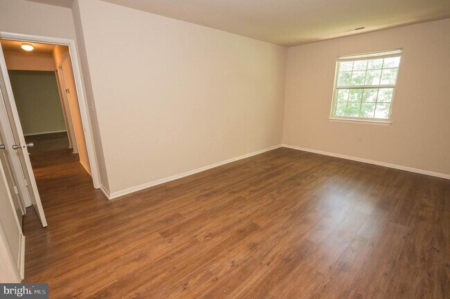 Building Photo - 803 College Ln