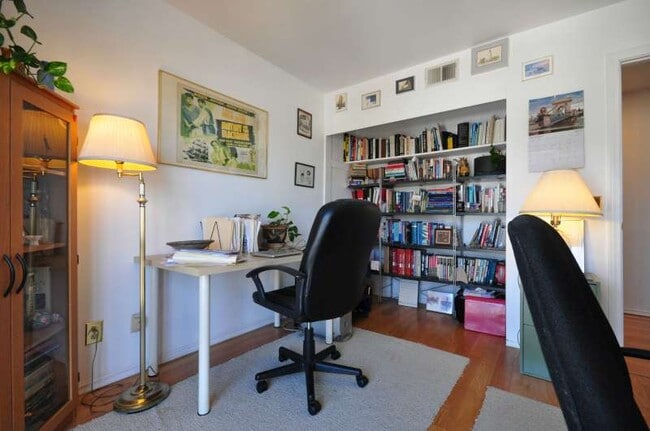 office - 3620 Verdugo Vista Ter