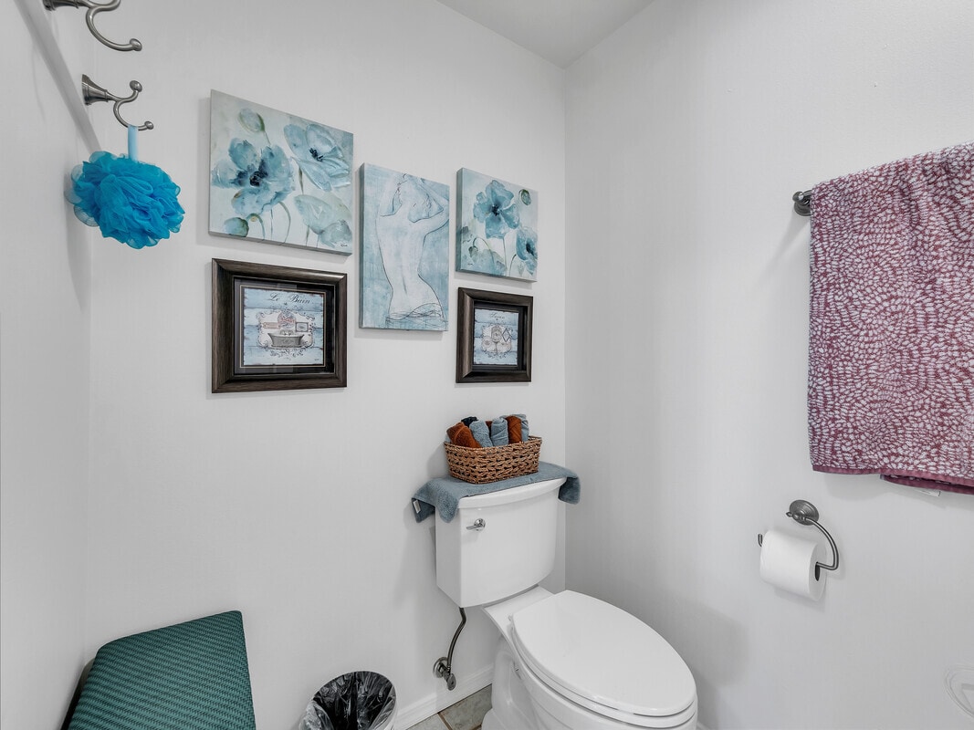 Building Photo - 68-1785-1785 Paakea St