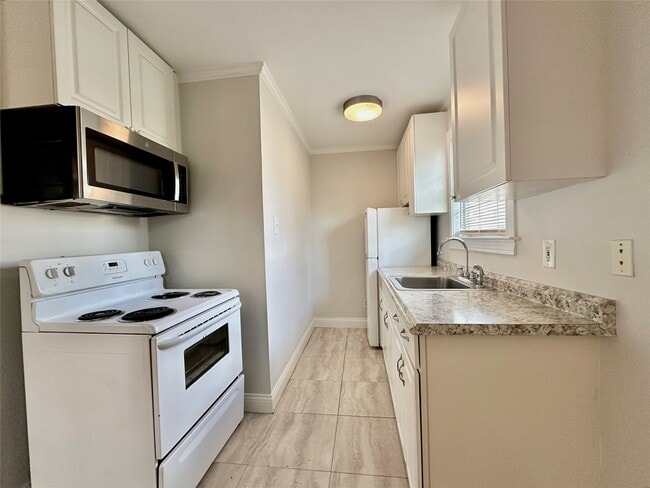 Building Photo - 114 Munford St