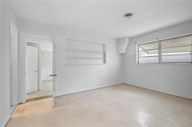 Building Photo - 4430 NE 16th Terrace