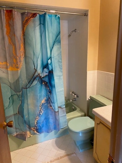 Main Bath - 4921 Chicago St