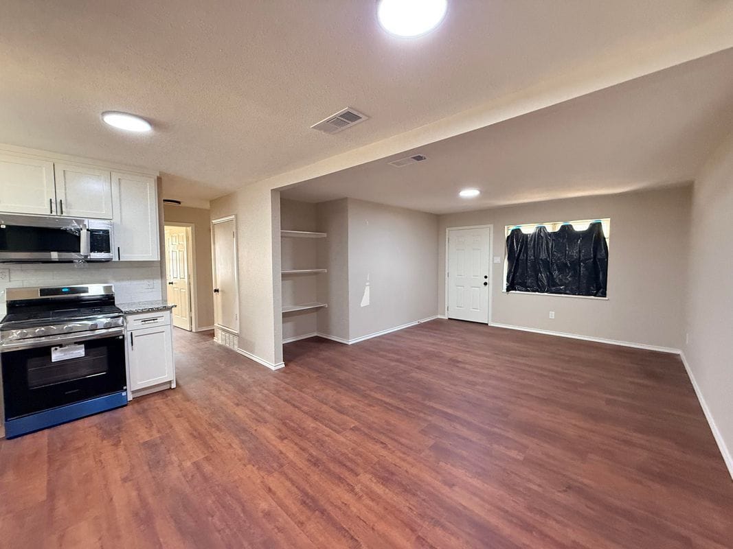 Building Photo - 4026 Dixon Cir