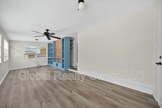 Building Photo - 133 Thomas Edison Dr
