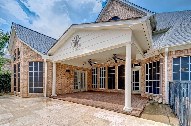 Building Photo - 2115 Foreland Dr