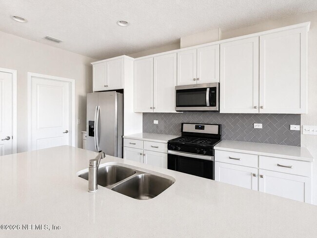 Building Photo - 142 Ness Cir