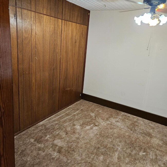 Building Photo - 5828 NW Dearborn Ave