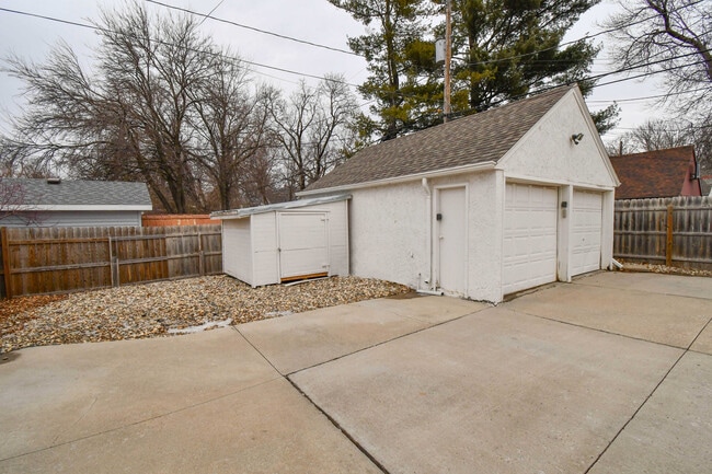 Building Photo - 2012 W 22nd St