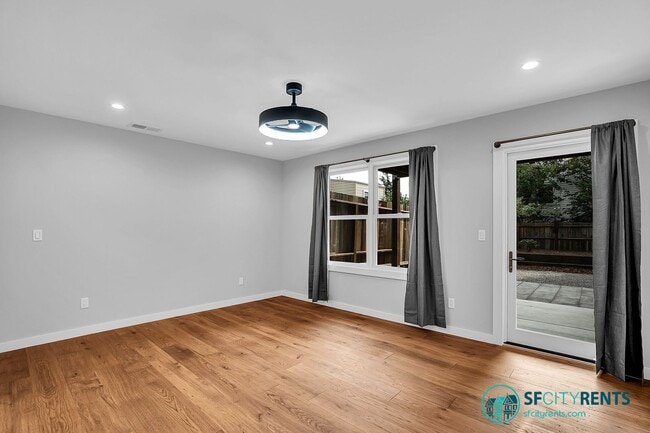 Building Photo - Sunnyside: Newly Renovated Single Family H...