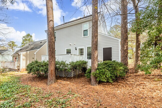 Building Photo - Woodcroft Wonderful!