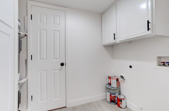 Building Photo - 5792 Ambassador Ave