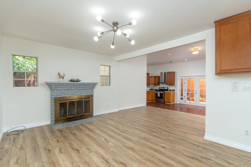 Building Photo - 5617 Katherine Ave