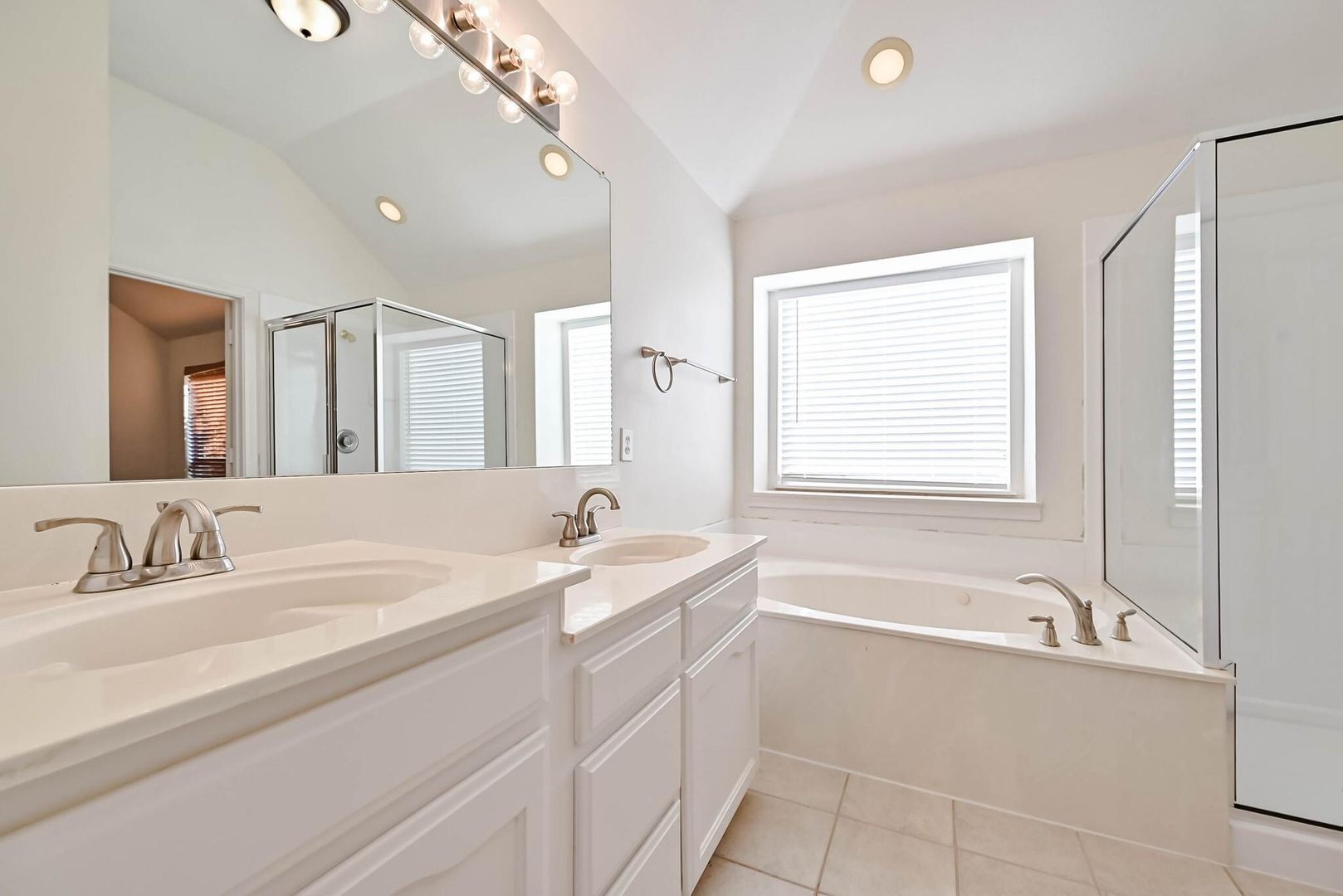 Building Photo - 11913 Wildwood Ln