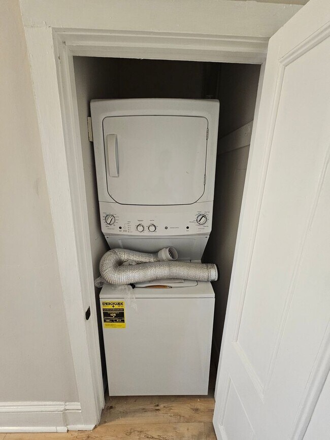 Building Photo - 6-8 Maiden Lane