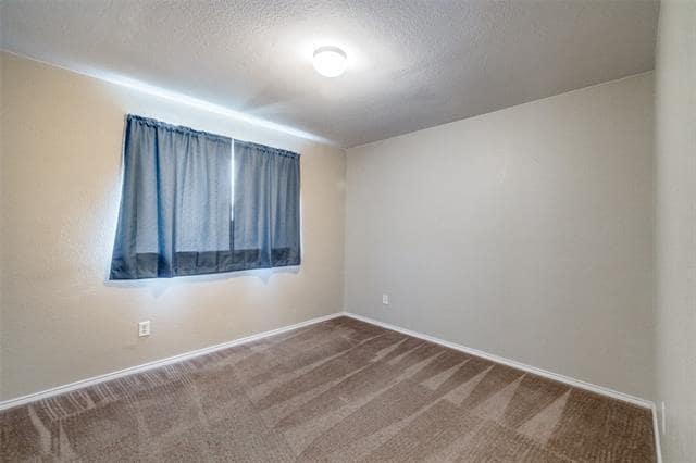 Building Photo - 2326 Kingsway Dr