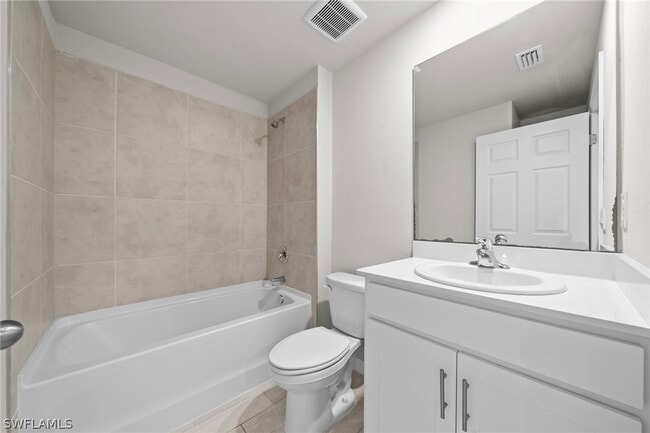 Building Photo - 2911 NW 9th Ave