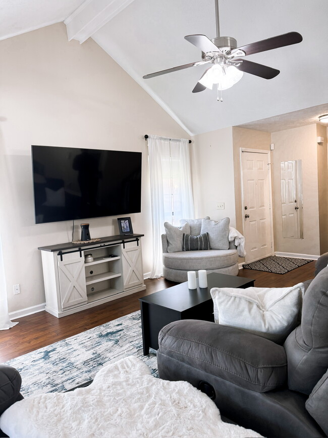 Building Photo - 30 Sweet Gum Ln