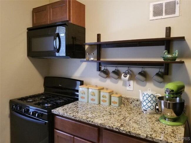 Building Photo - 7323 Tulane Ave