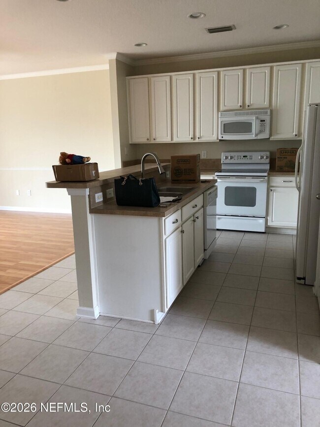 Building Photo - 7126 Stonelion Cir