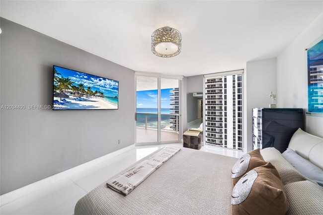 Building Photo - 4779 Collins Ave