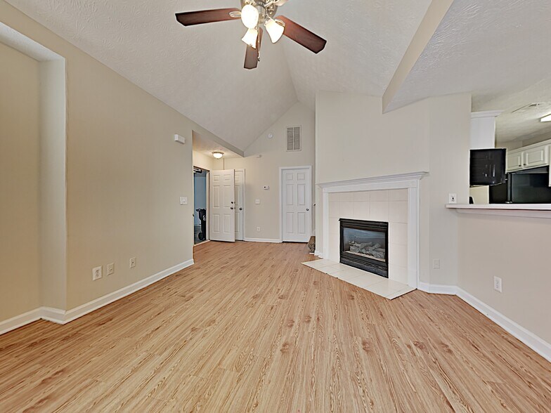 Building Photo - 105 Unity Cove