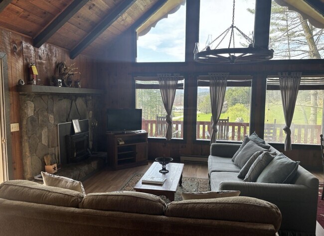 Building Photo - 24 Chalet Village Dr