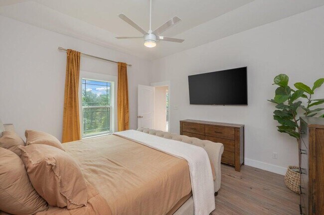 Building Photo - 508 Hideaway Ln