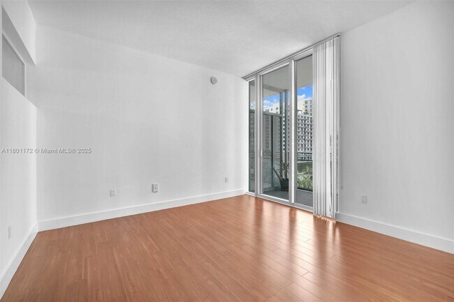 Building Photo - 350 NE 24th St