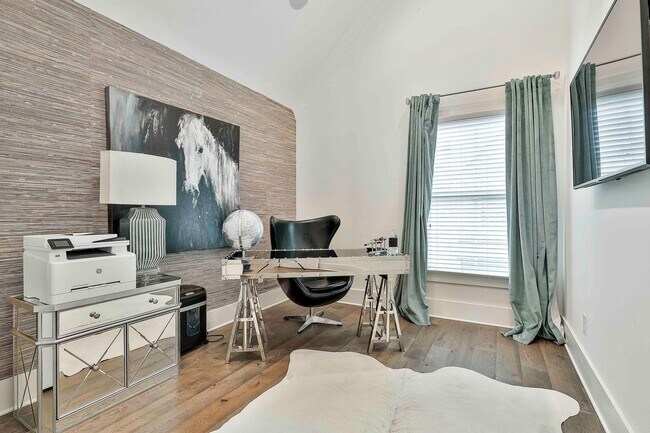 Building Photo - Fully Furnished 3bd/2.5ba Trilith Townhome with Utilities Included