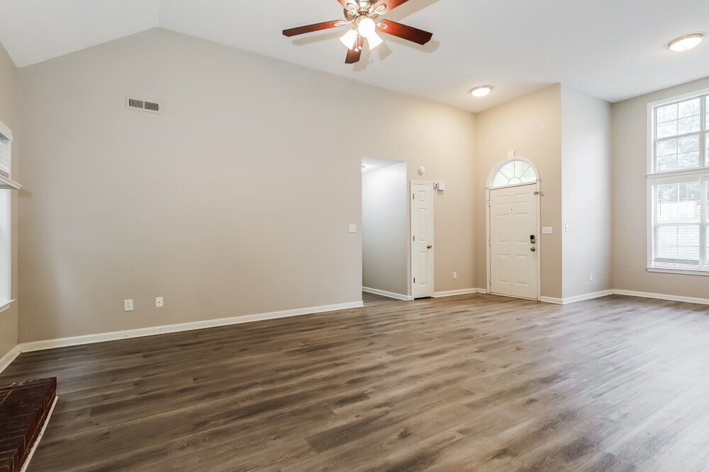 Building Photo - 10990 Knotty Pine Pl