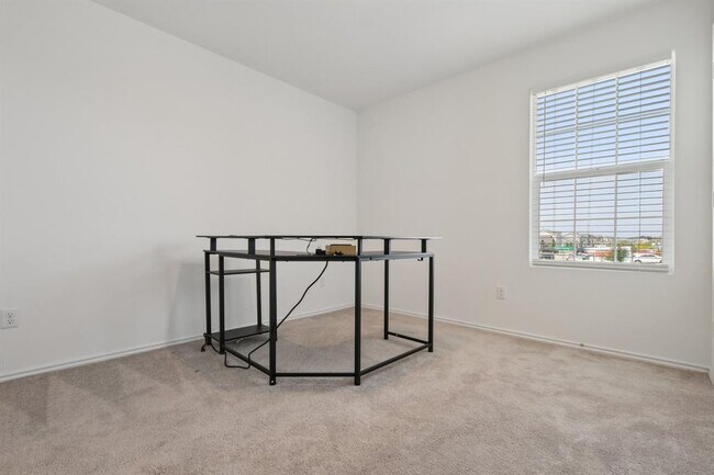 Building Photo - 17717 - Sulphur Spgs Wy