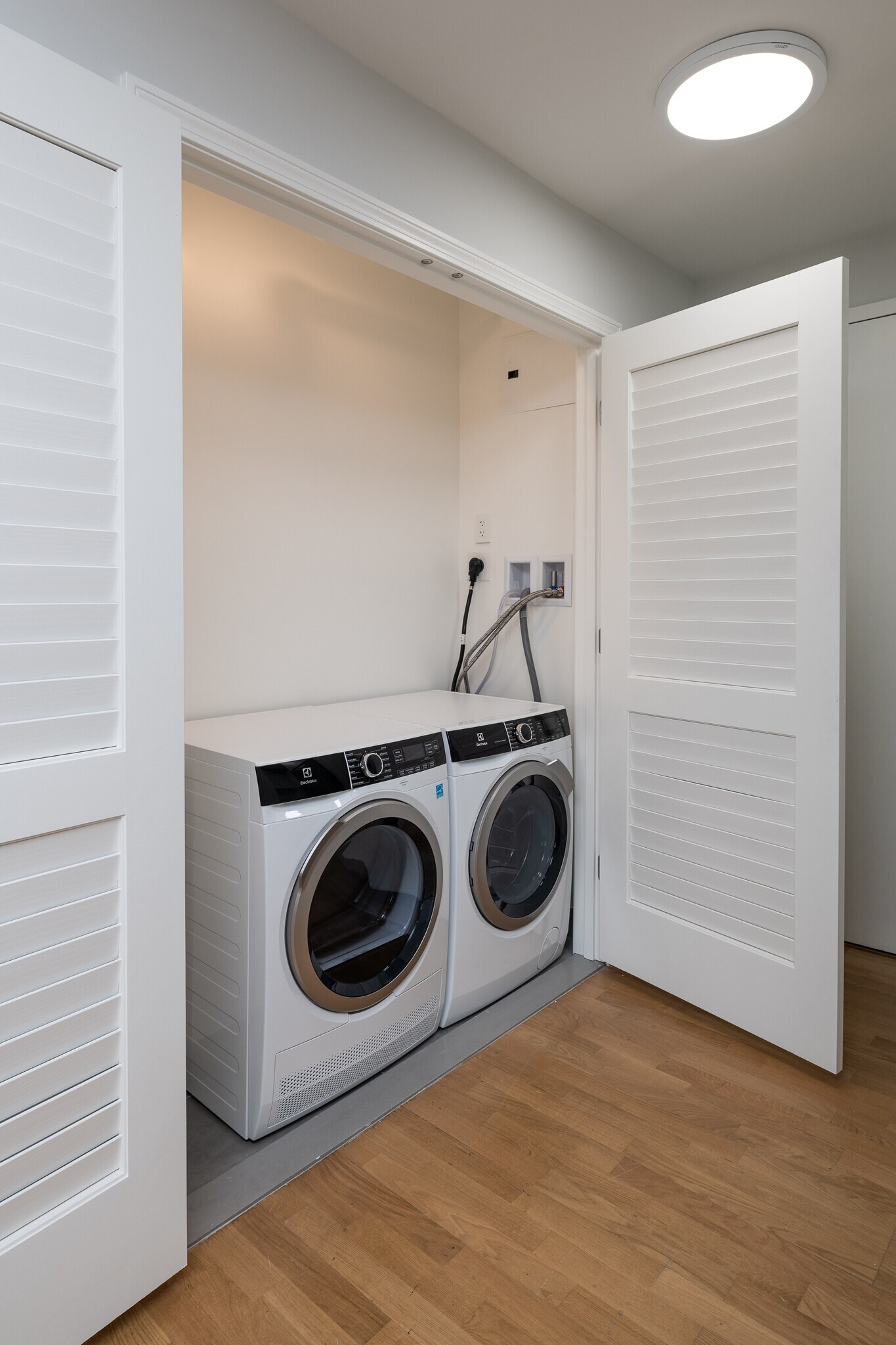 Building Photo - 1410 Columbia Rd