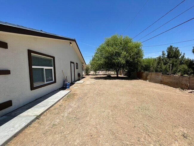 Building Photo - 330 Plantation Dr