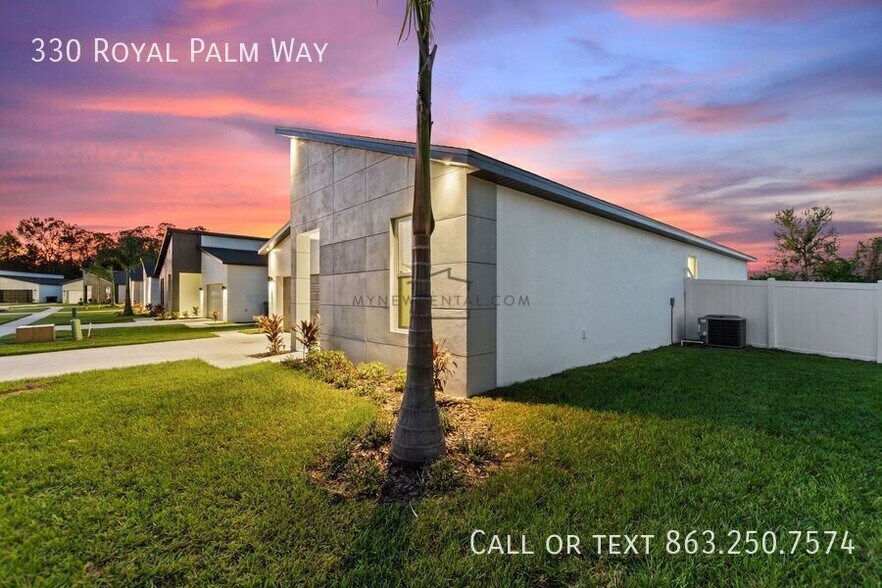 Building Photo - 330 Royal Palm Wy