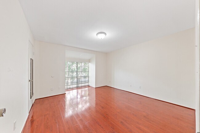 Building Photo - 12633 Memorial Dr