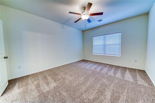 Building Photo - 15401 Summer Ray Dr