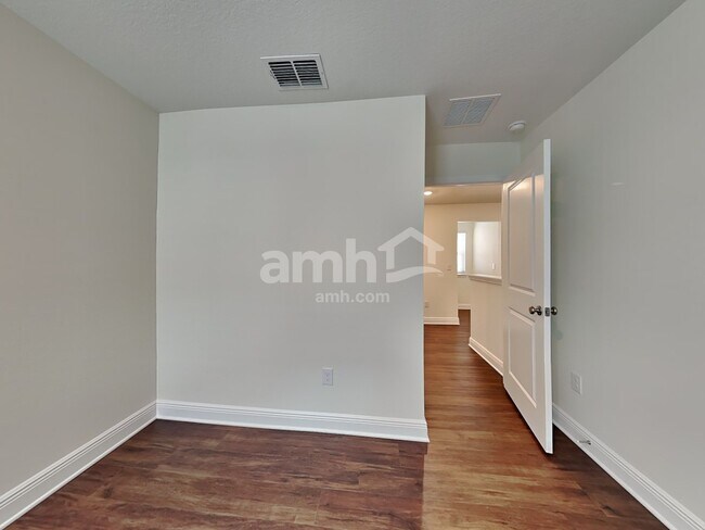 Building Photo - 27280 St Andrews Ave