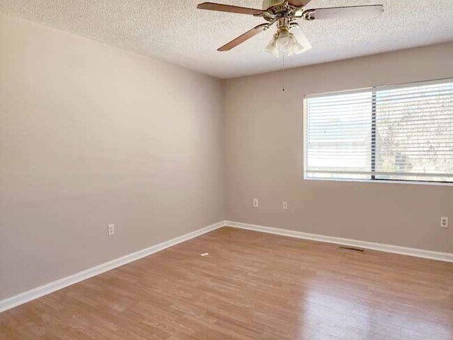 Building Photo - 75 Beaver Pond Loop