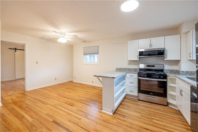 Building Photo - 897 Argonne Ave NE