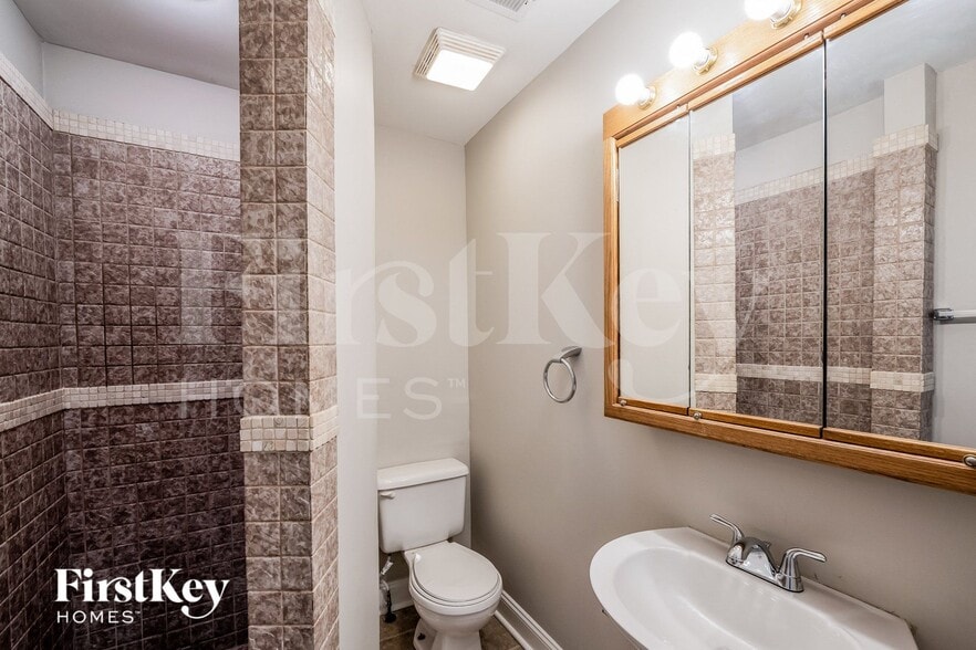 Building Photo - 101 Sunny Brook Ln