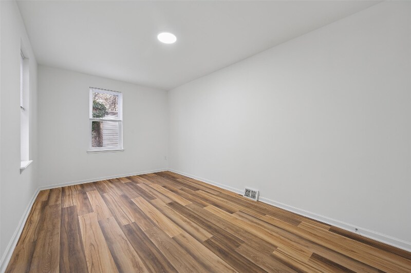 Building Photo - 5629 W Girard Ave