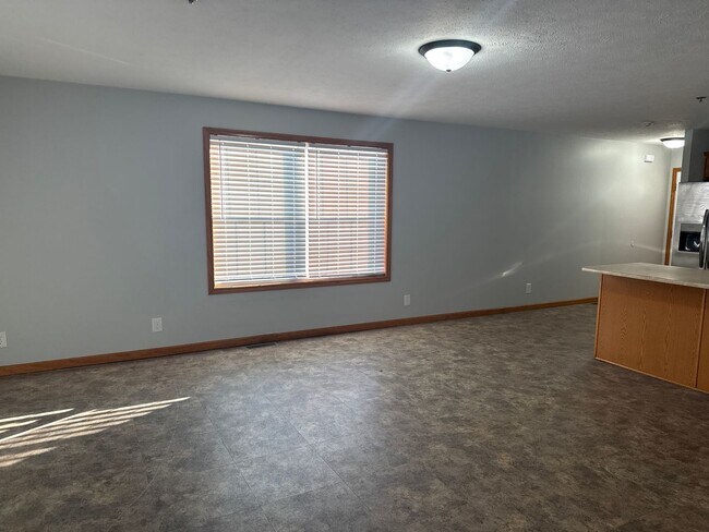 Building Photo - 2914 Sandy Ln