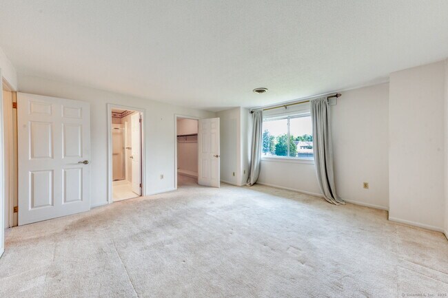 Building Photo - 592 Mountain Rd