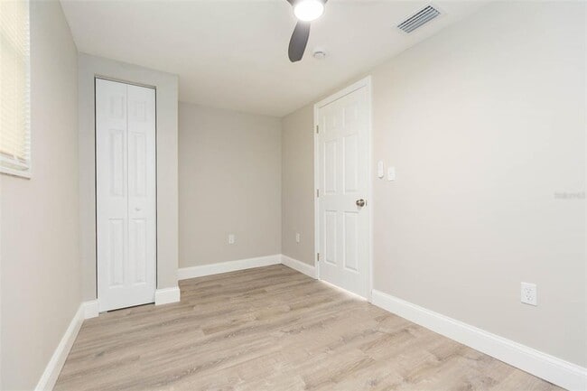 Building Photo - 11034 Tamarix Ave