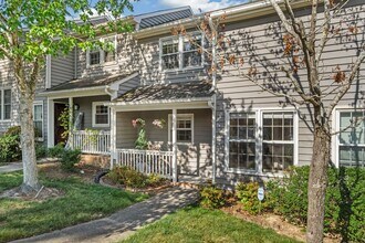 Building Photo - Charming 2-Bedroom, 2.5 Bath Townhome in Woodcroft Available July 1st!