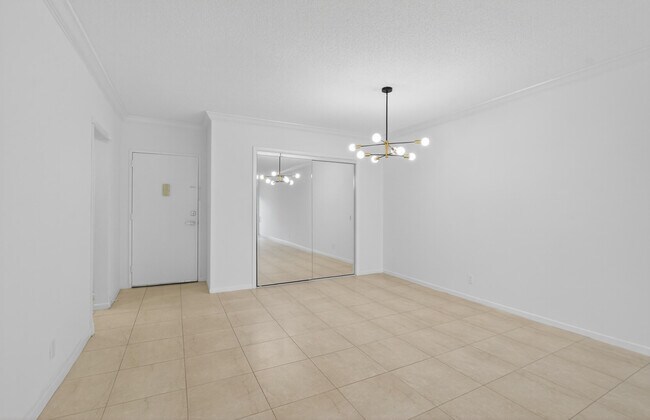 Building Photo - 2851 S Ocean Blvd